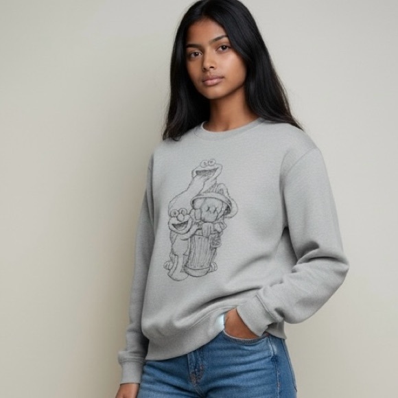 Limited Edition Uniqlo KAWS Sesame Street Unisex Grey Graphic Sweatshirt - Picture 3 of 11